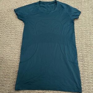 Lululemon swiftly tech short sleeve